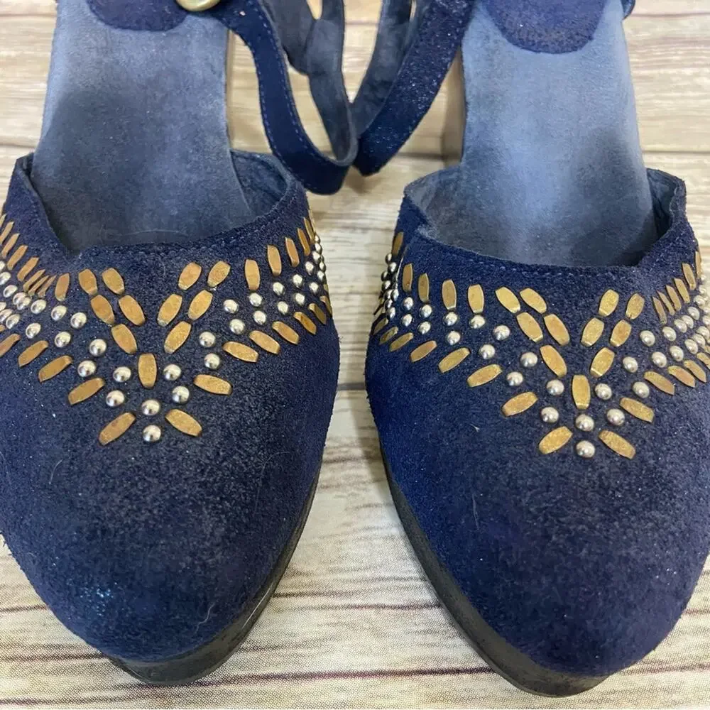 Calleen Cordero 7 Sundance navy suede studded point wedge
